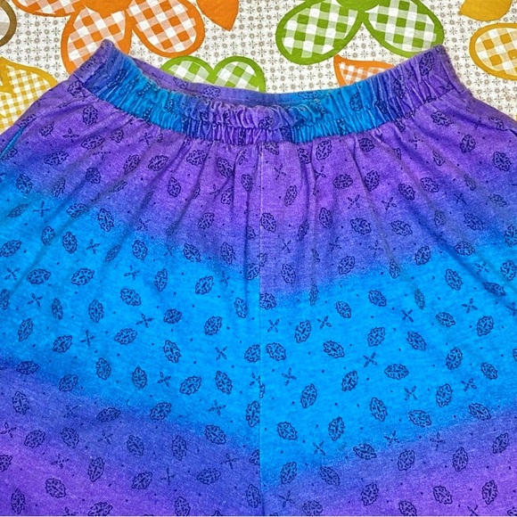 Vintage 80s purple & blue abstract ombré high waisted shorts 🌀 - Picture 7 of 13